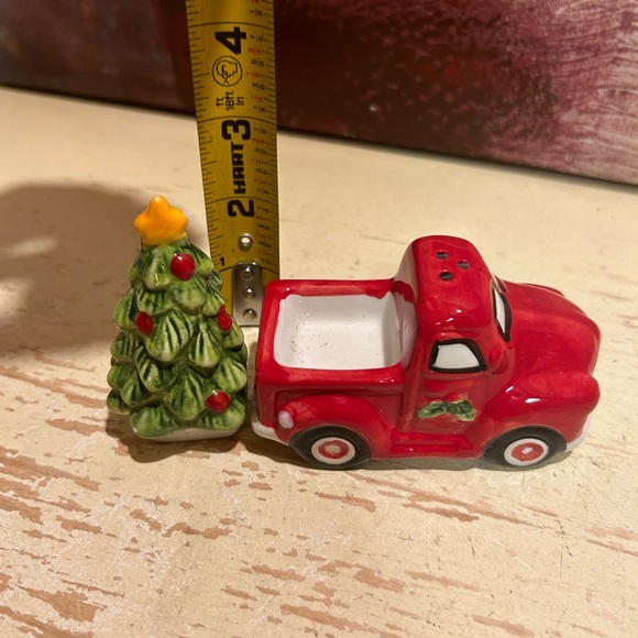 Red Truck Salt and Pepper Shakers - Picture 9 of 9